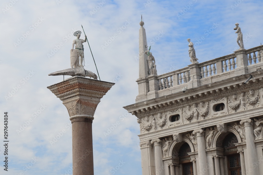 San Giorgio e il drago dinanzi alle Procuratie Nuove, Venezia