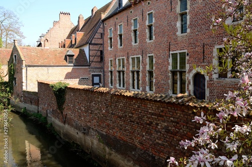 Obraz w ramie Canal in Leuven Beguinage, Belgium