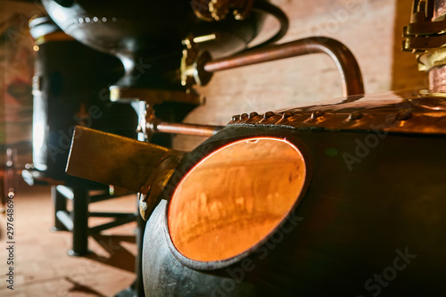 Cuadro en lienzo Detalis of medieval traditional distiller cube made from copper production of alcohol, cognac, whiskey