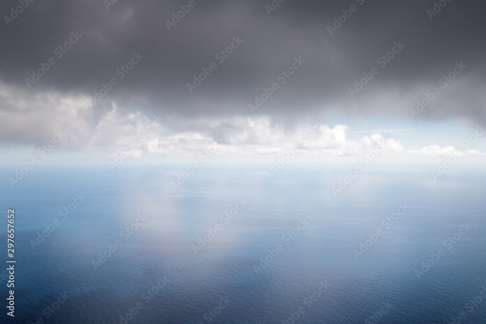 Obraz premium seascape horizon image of the sea and sky