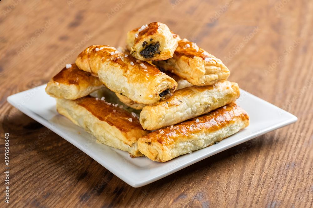 Puff pastry patties with spinach