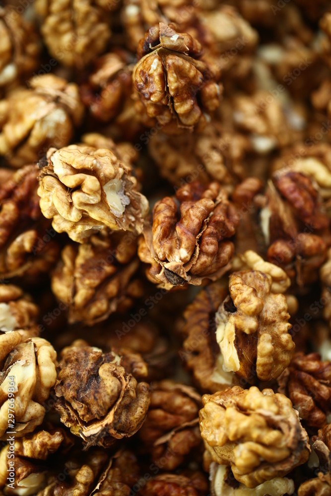 Obraz premium peeled whole kernels of walnuts harvest