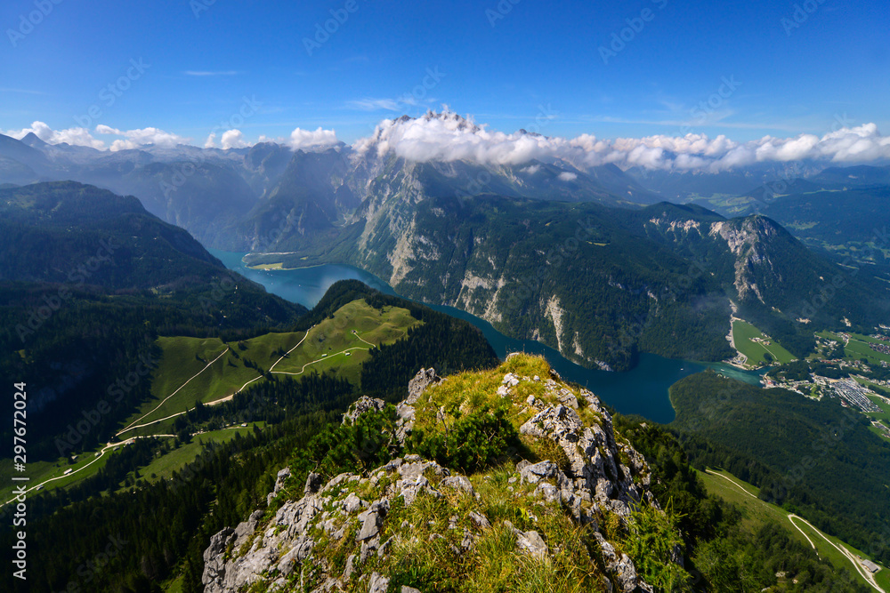 Königssee Watzmann Jenner Panorama Berchtesgaden Seilbahn Eagles Nest Deutschland Alpen Nationalpark Bayern Berge Sommer Natur Tourismus Attraktion Königssee Watzmann Jenner Panorama Berchtesgaden Seilbahn Eagles Nest Deutschland Alpen Nationalpark Bayern Berge Sommer Natur Tourismus Attraktion