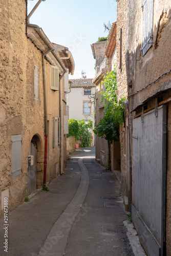Fototapeta Naklejka Na Ścianę i Meble -  ancient small alley in the old town of Lourmarin Vaucluse Provence France