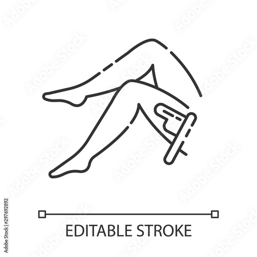 Leg waxing linear icon. Female hair removal procedure. Depilation with natural soft hot wax. Thin line illustration. Contour symbol. Vector isolated outline drawing. Editable stroke