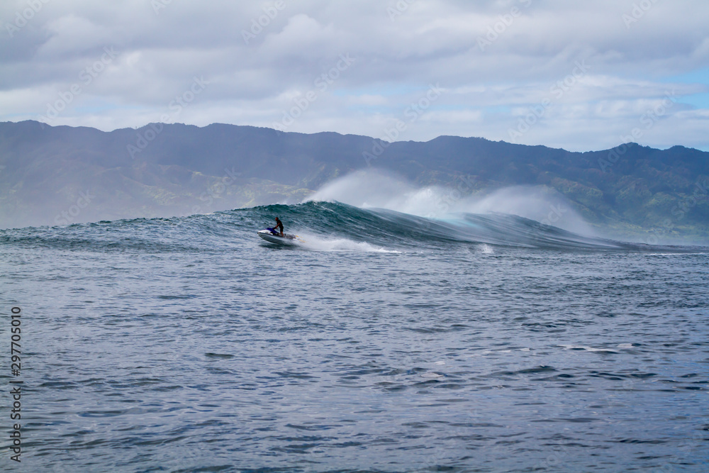 Fototapeta premium Tow in Surfing in Hawaii