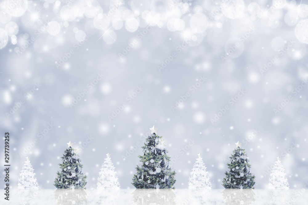 真っ白なクリスマスツリーと粉雪のバックグラウンド 真っ白なクリスマスツリーと粉雪のバックグラウンド