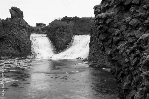Hjálparfoss - Wasserfall des Flusses Fossá í Þjórsárdal nahe Fluðir im Süden Islands.