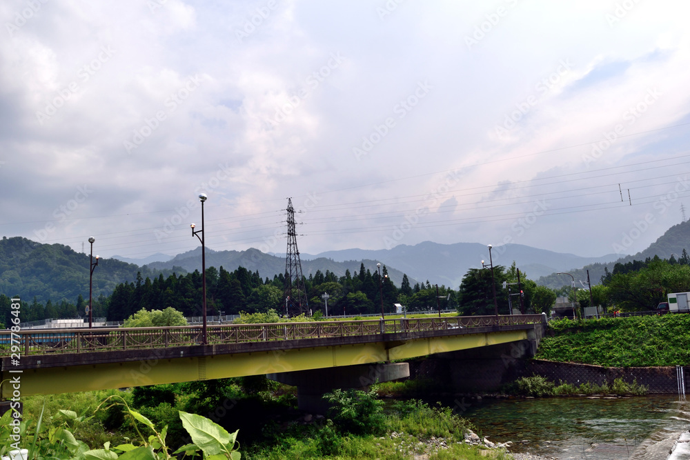 Fototapeta premium 新潟県魚野川 大野原橋方面