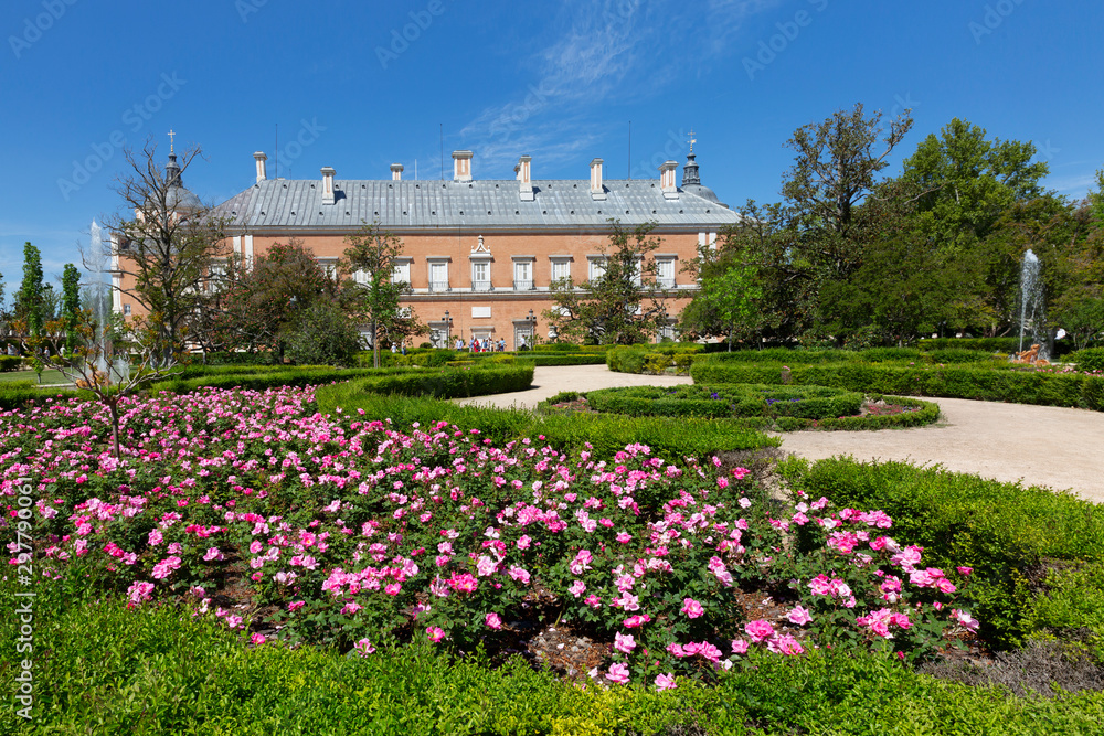 Jardines exteriores del Palacio Real de Aranjuez en Madrid, España
