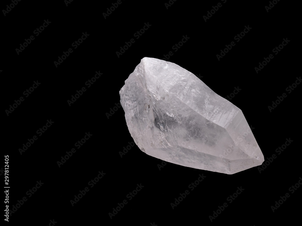 Naklejka premium Close-up image of mountain pure quartz crystal