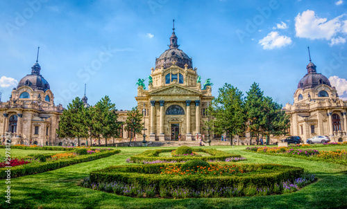 Canvas Print Budapest / Hungary - August 30 2019: Famous Secheni Thermal Pools in Budapest, Hungary