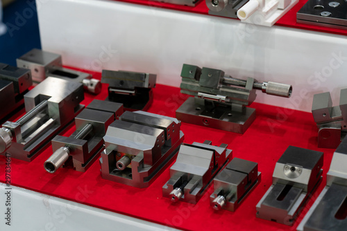 high precision vise for high accuracy machining