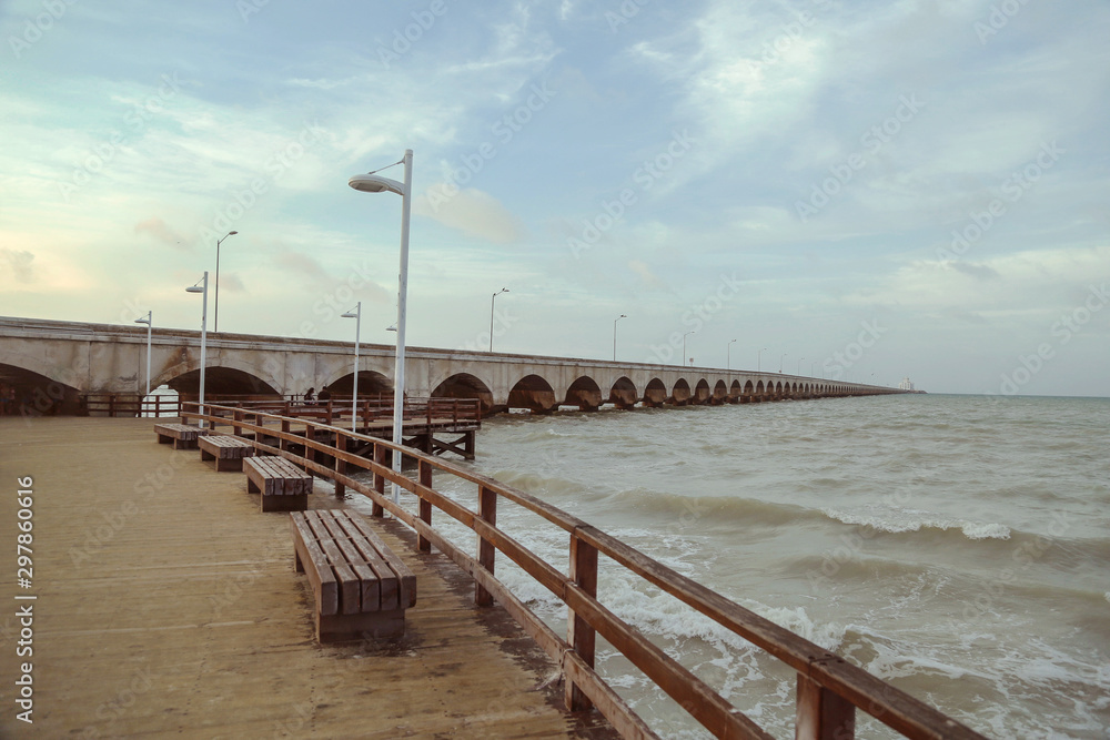 Obraz premium Endless Bridge