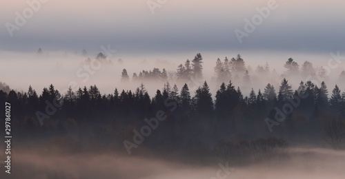 góry we mgle © dejuna