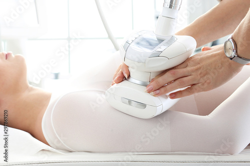  Vacuum massage using the head. Slimming treatment, body firming on arms and hands