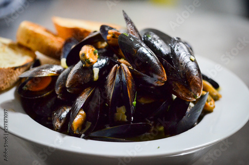 saute sheels dish with fresh garlic & parsley photo