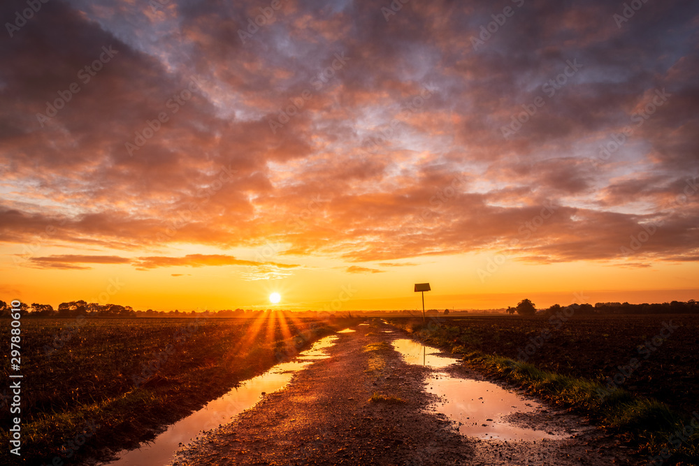 Lever de soleil dans la campagne Normande au mois d'octobre