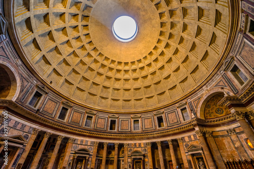 Wide Dome Pillars Altar Wide Pantheon Rome Italy