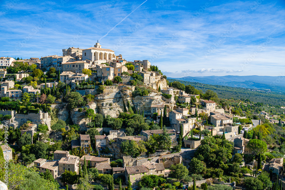 Φωτογραφία View of Gordes, a small medieval town in Provence, France
