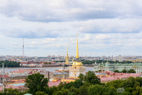 Saint Petersburg, Russia, August 2019. Panoramic aerial view of the city from the dome of Saint Isaac Cathedral. In this image is visible the Ermitage Museum and the Admiralteystvo building © eugpng