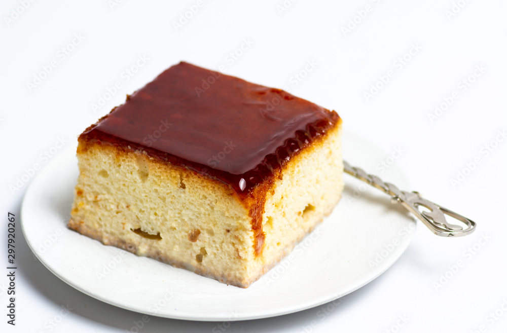 Sponge cake with milk and caramel topping Sponge cake with milk and caramel topping