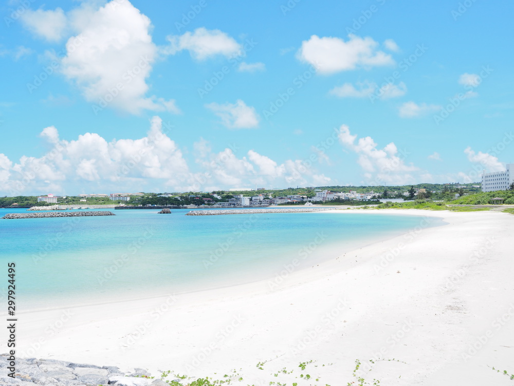 Obraz premium 与論島の青くて美しい海