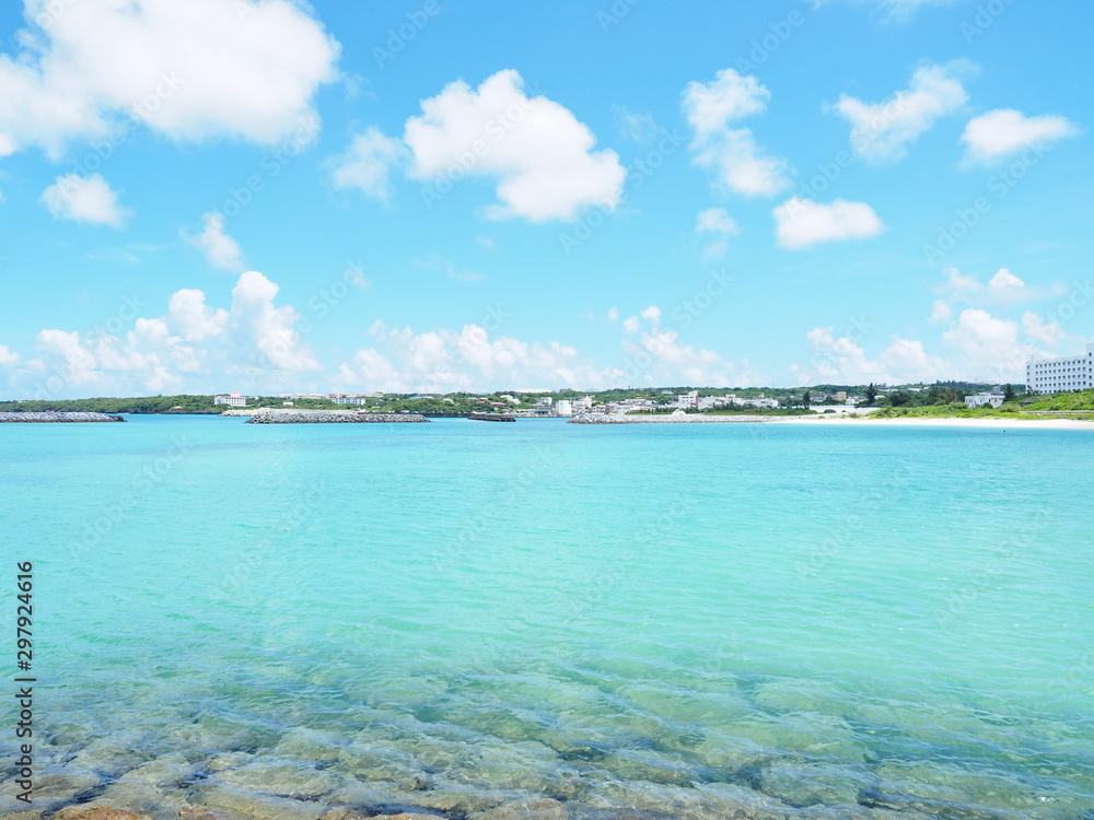 Fototapeta premium 与論島の青くて美しい海