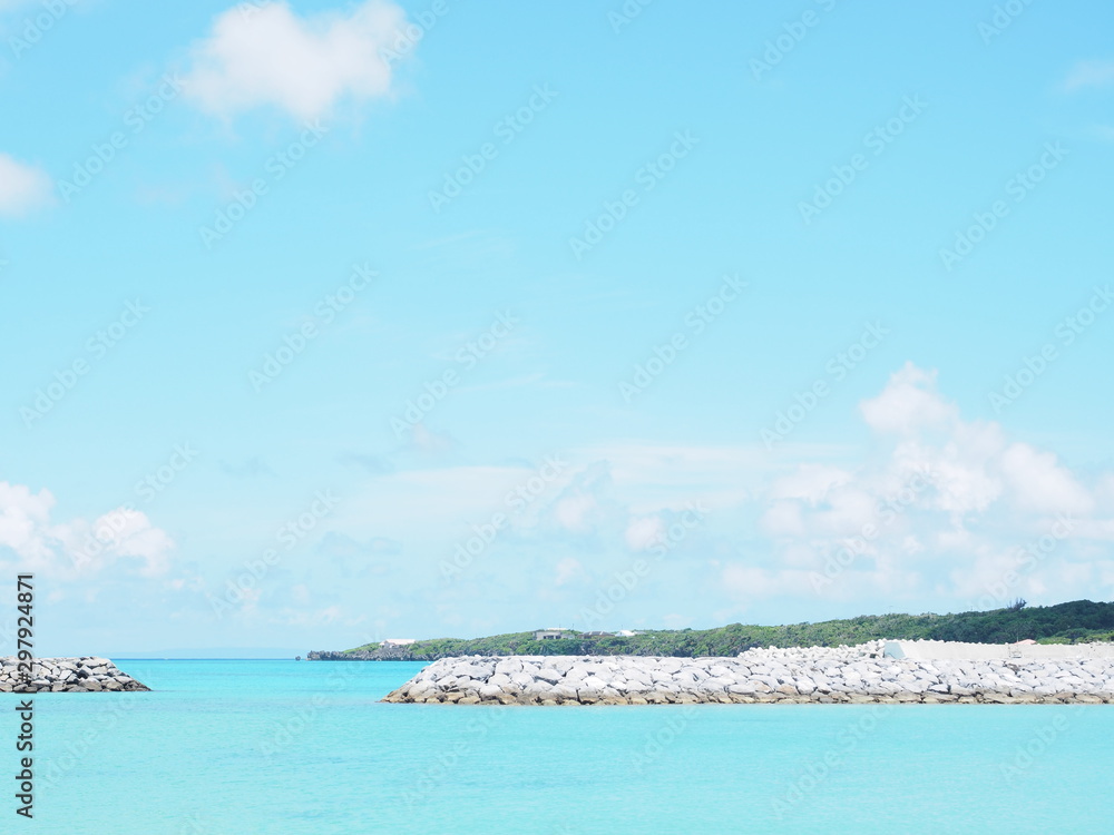 与論島の青くて美しい海