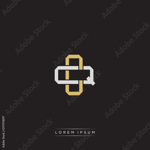 CQ Initial letter overlapping interlock logo monogram line art style