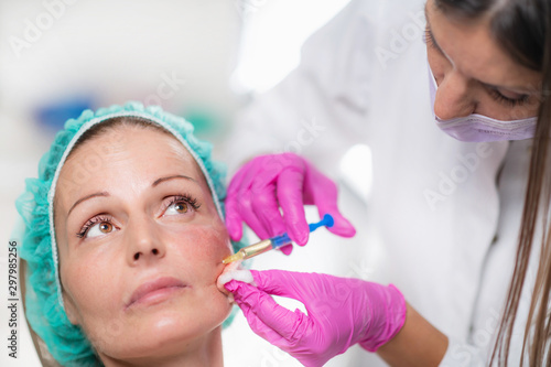 Hyaluronic Acid Injection Fillers for Cheeks