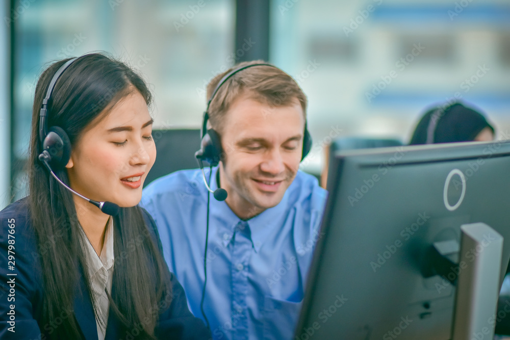 Visually impaired Call center using headphone contract communication