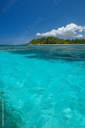 Eau turquoise et ile paradisiaque, ile Maurice