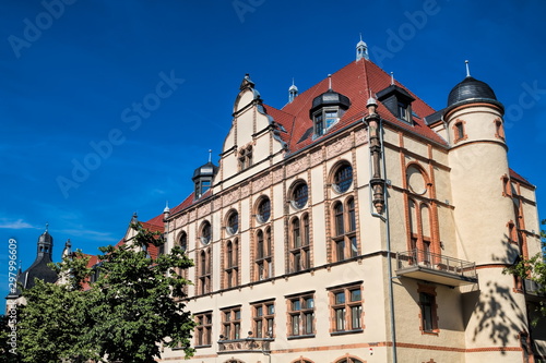Obraz na płótnie historisches bürgerhaus in halle saale, deutschland w salonie