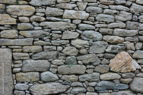 Mur de pierres en granit bien align  es 