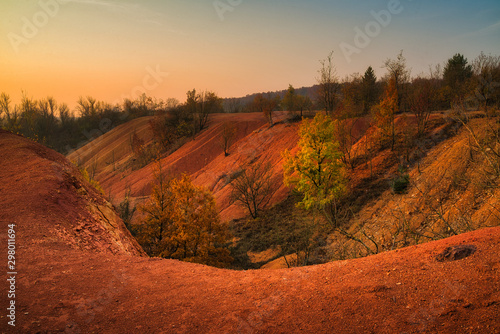 Abandoned open-pit bauxite mine © Creaturart