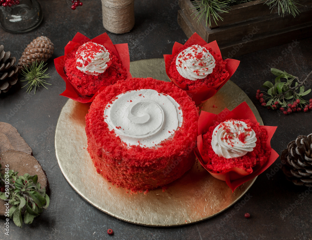 Fotografie red sweet round with cream on the table