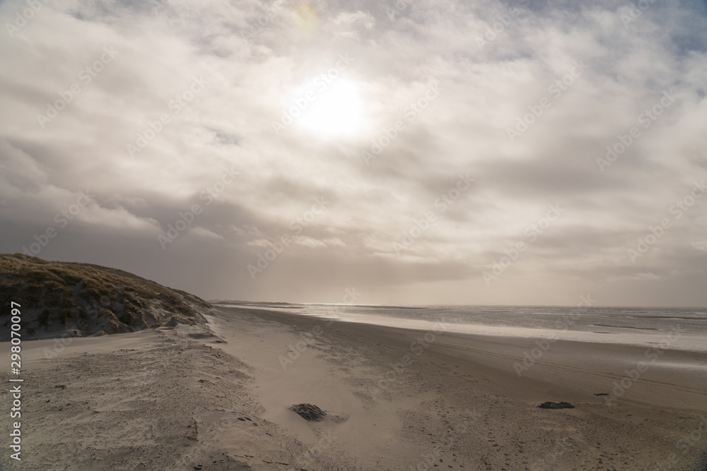 Weiter, kalter Abendstrand auf Amrum Weiter, kalter Abendstrand auf Amrum