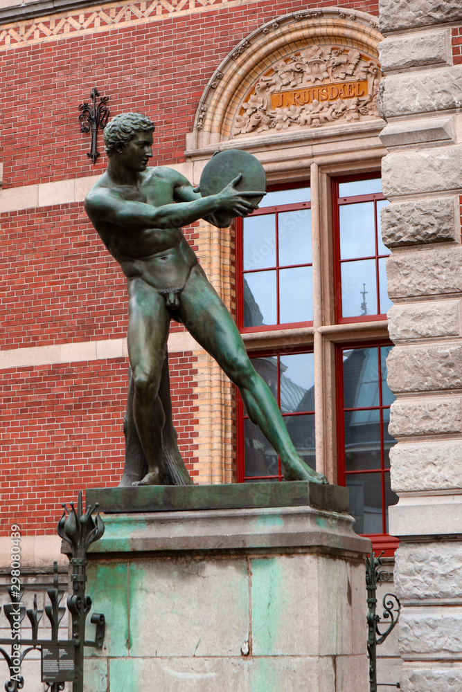 Naklejka premium Amsterdam Museum, Male Statue