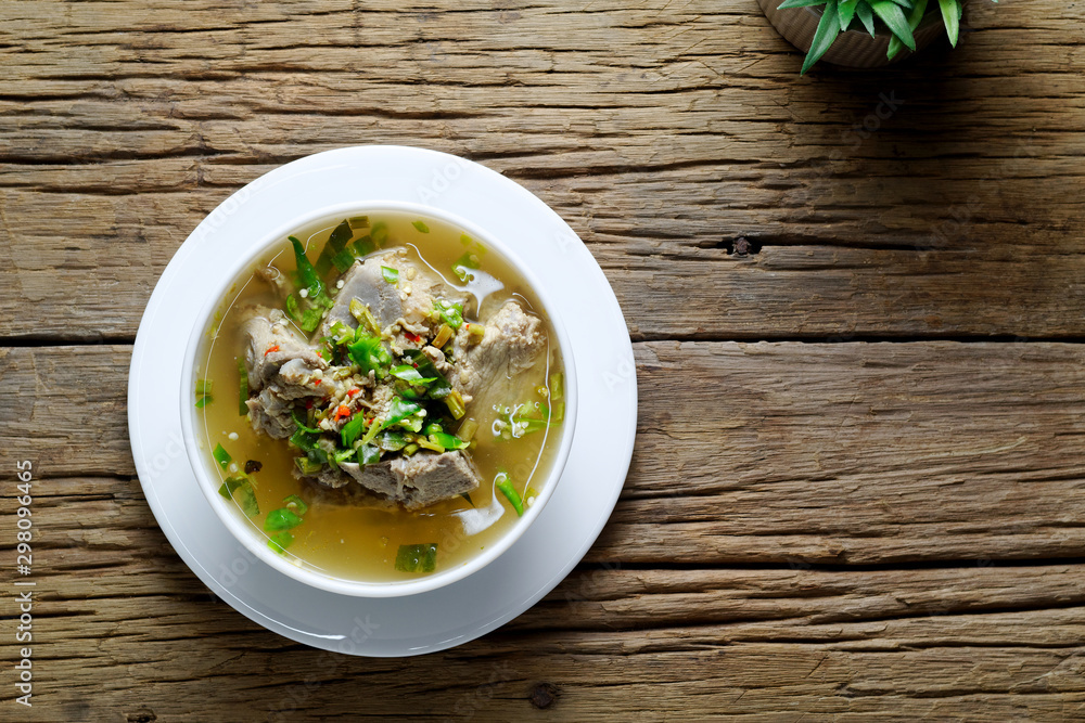 Hot and Spicy Pork Neck Bones Soup (Lang Zaap) Hot and Spicy Pork Neck Bones Soup (Lang Zaap)