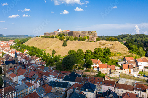 Fototapete Bitche historical town center and star shaped bastions and outworks of hilltop C