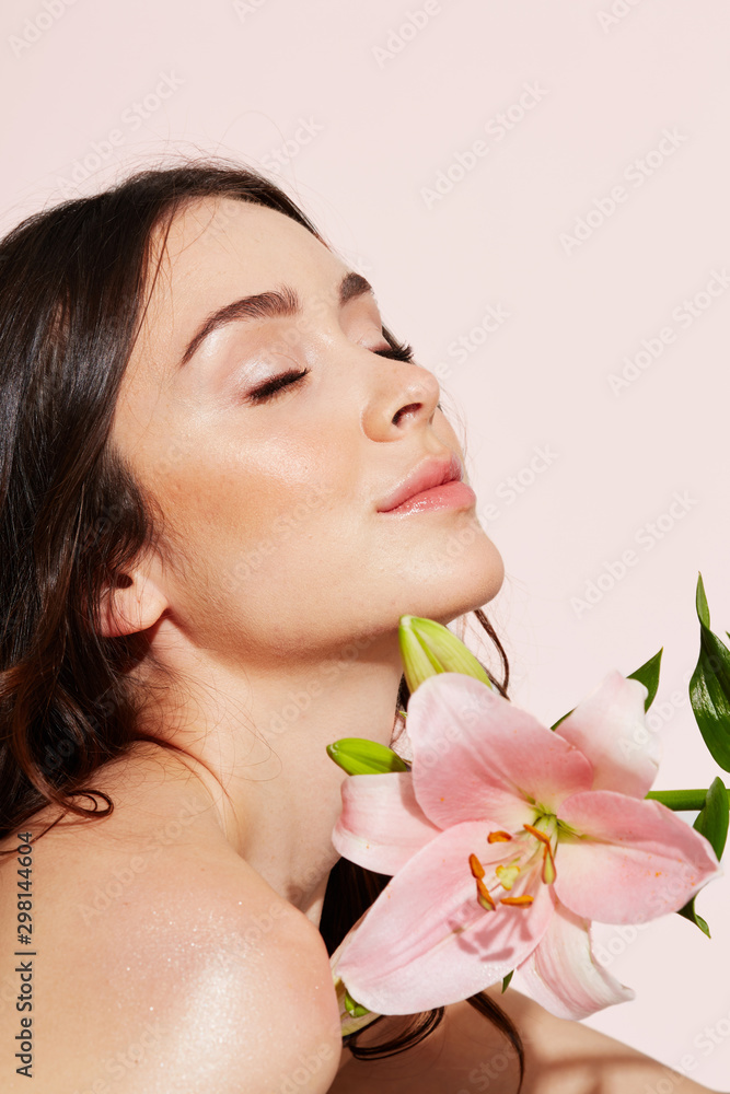 Beauty portrait pleasure - unretouched Beauty portrait pleasure - unretouched