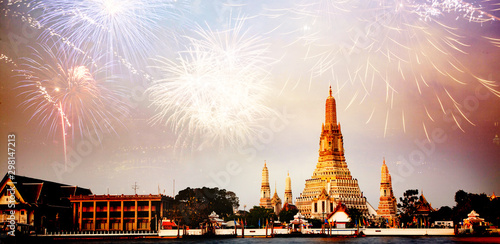 Canvas Print fireworks over Bangkok Wat Arun  New Year destination