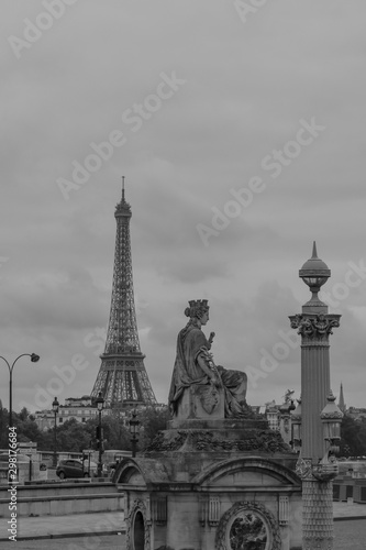 Fototapeta Naklejka Na Ścianę i Meble -  eiffel tower in paris