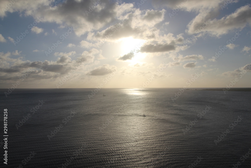 Obraz premium sunset over the ocean