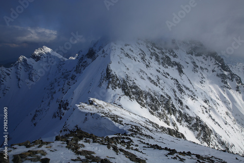 春の涸沢岳より