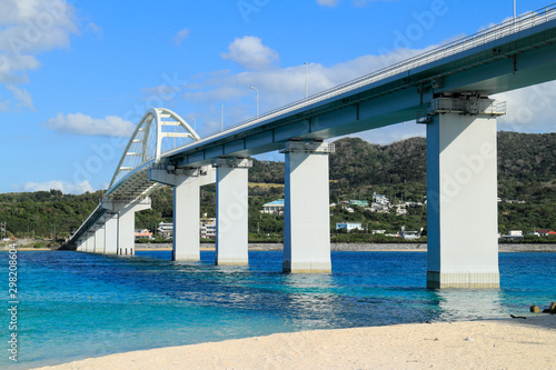 瀬底大橋