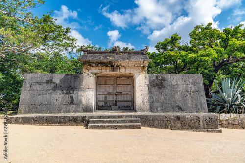 首里城 園比屋武御嶽石門 photo