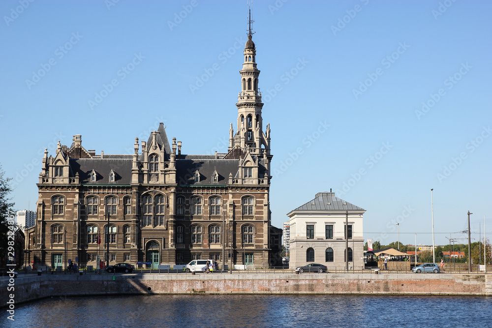 Antwerp Loodsgebouw  building