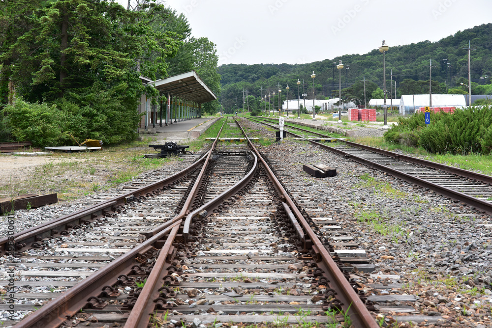 기차가 안오는 오래 된 역